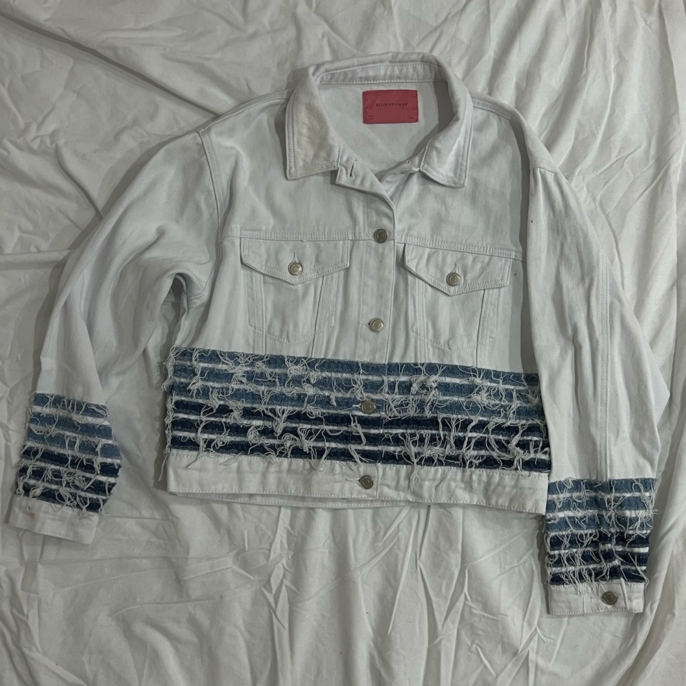 SIGNATURE Denim Distressed Jacket
